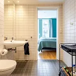 Accessible Corner With 3 Bedrooms, 2 Bathrooms, 2 Parkings And 3 Balconies * 奥斯陆