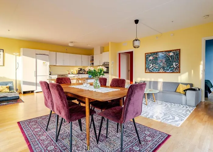 Appartement Accessible Corner With 3 Bedrooms, 2 Bathrooms, 2 Parkings And 3 Balconies