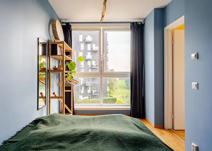 Accessible Corner With 3 Bedrooms, 2 Bathrooms, 2 Parkings And 3 Balconies * Oslo