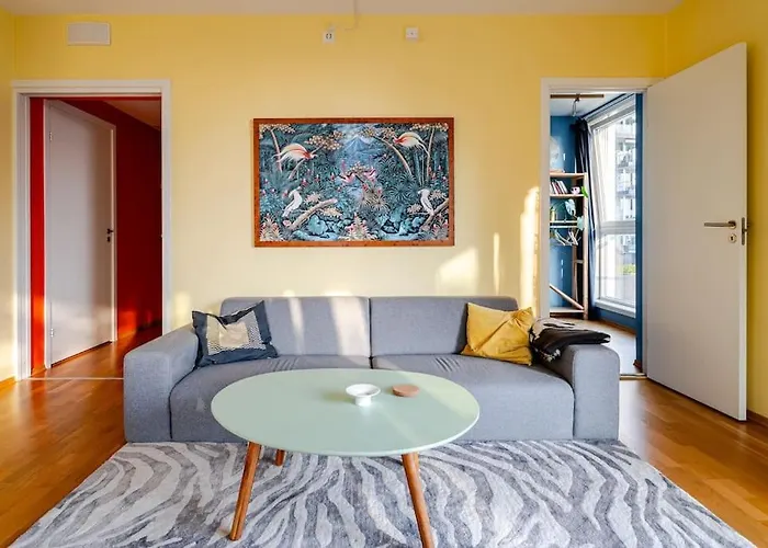 Accessible Corner With 3 Bedrooms, 2 Bathrooms, 2 Parkings And 3 Balconies