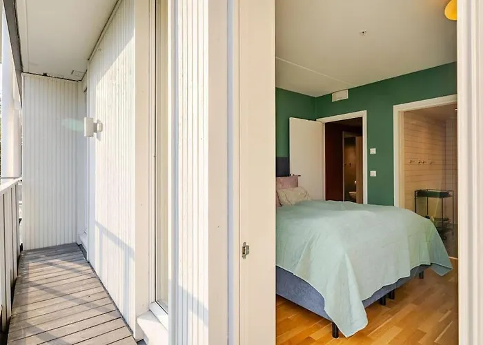 Accessible Corner With 3 Bedrooms, 2 Bathrooms, 2 Parkings And 3 Balconies Oslo