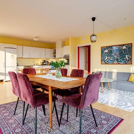 Apartman Accessible Corner With 3 Bedrooms, 2 Bathrooms, 2 Parkings And 3 Balconies