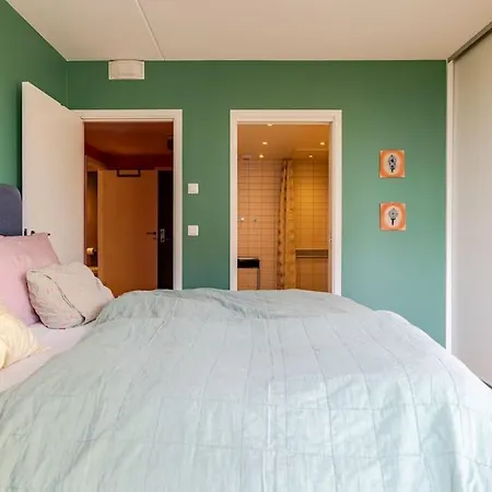 Accessible Corner With 3 Bedrooms, 2 Bathrooms, 2 Parkings And 3 Balconies オスロ