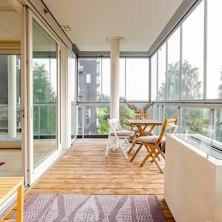 Accessible Corner With 3 Bedrooms, 2 Bathrooms, 2 Parkings And 3 Balconies アパート *