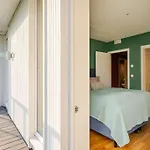 Accessible Corner With 3 Bedrooms, 2 Bathrooms, 2 Parkings And 3 Balconies 오슬로