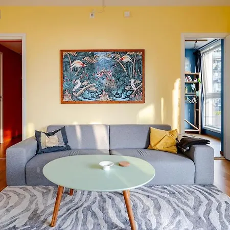 Accessible Corner With 3 Bedrooms, 2 Bathrooms, 2 Parkings And 3 Balconies